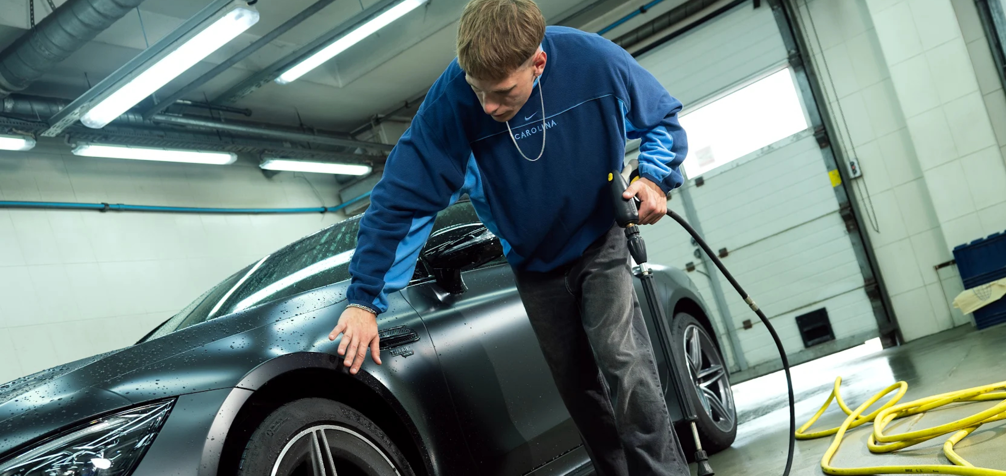 Чистка кузова и колес баннер